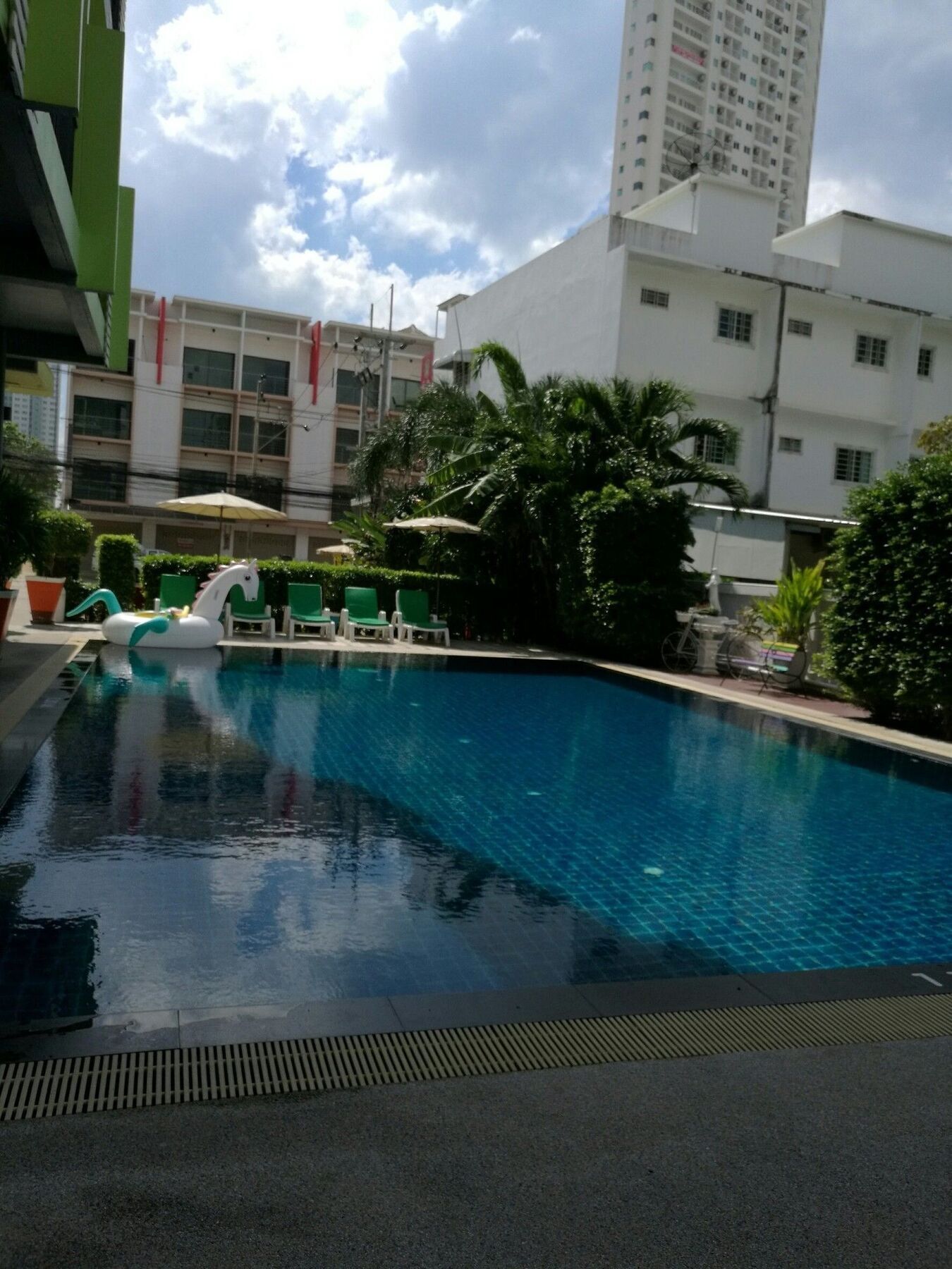 Oyo 75367 Ud Pattaya Hotel Bang Lamung Luaran gambar